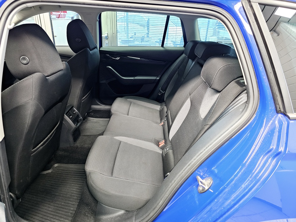 Skoda Octavia Combi  bei Hoffmann Automobile in Wolfsburg kaufen und sofort mitnehmen - Bild 5