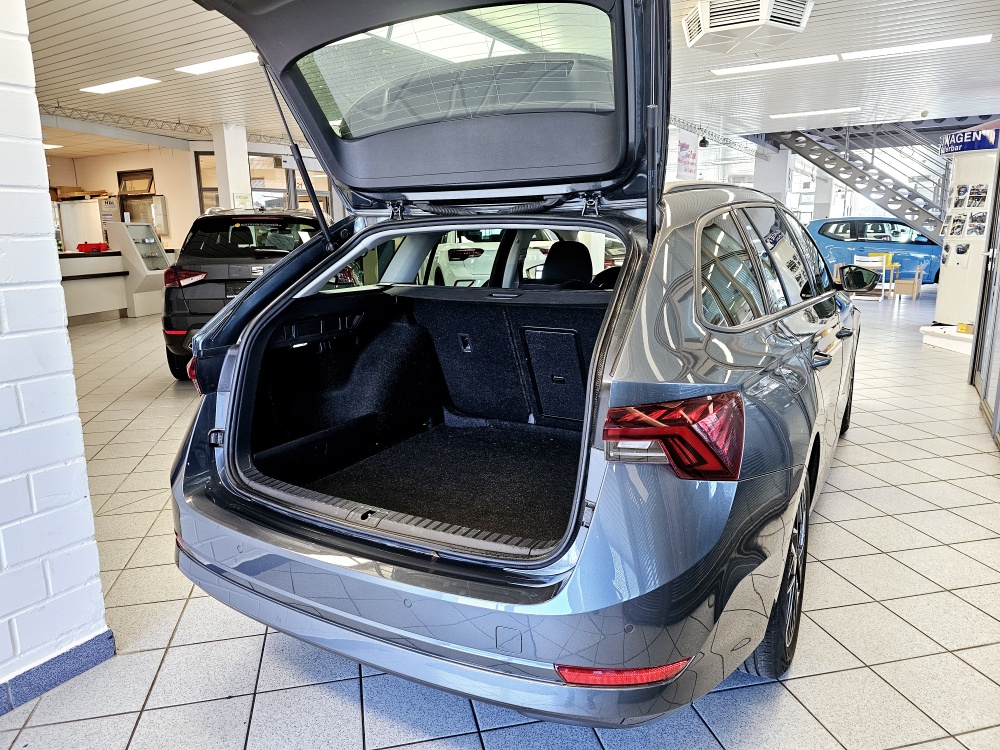Skoda Octavia Combi  bei Hoffmann Automobile in Wolfsburg kaufen und sofort mitnehmen - Bild 2