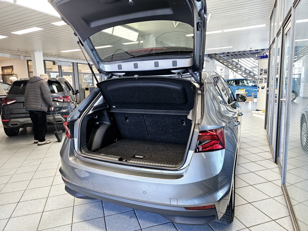 Skoda Fabia  bei Hoffmann Automobile in Wolfsburg kaufen und sofort mitnehmen - Bild 2