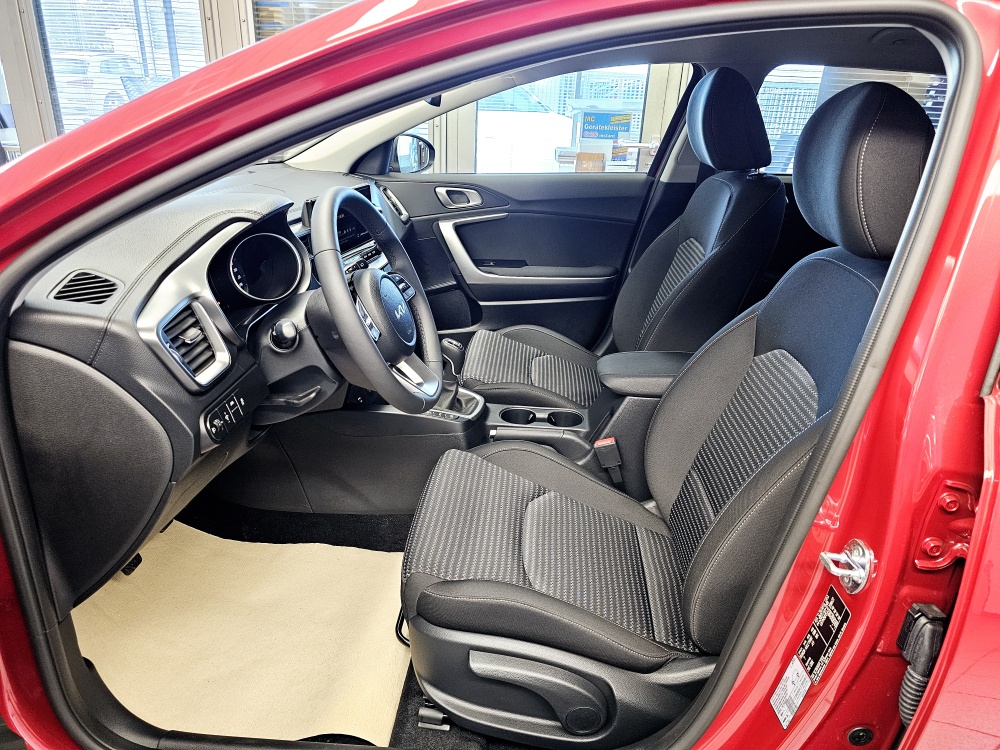 Kia Ceed  bei Hoffmann Automobile in Wolfsburg kaufen und sofort mitnehmen - Bild 18
