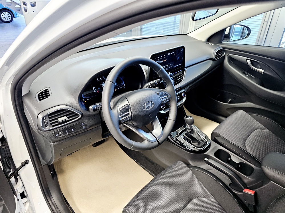Hyundai i30 Kombi  bei Hoffmann Automobile in Wolfsburg kaufen und sofort mitnehmen - Bild 17