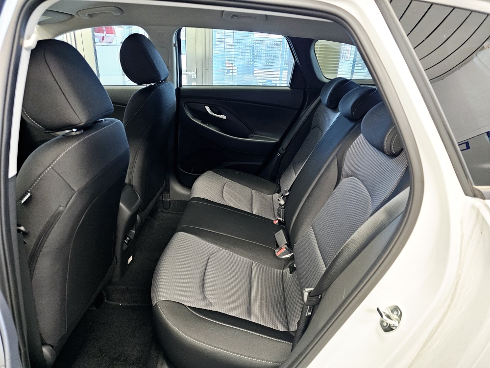 Hyundai i30 Kombi  bei Hoffmann Automobile in Wolfsburg kaufen und sofort mitnehmen - Bild 5