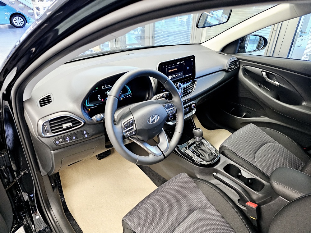 Hyundai i30 Kombi  bei Hoffmann Automobile in Wolfsburg kaufen und sofort mitnehmen - Bild 16