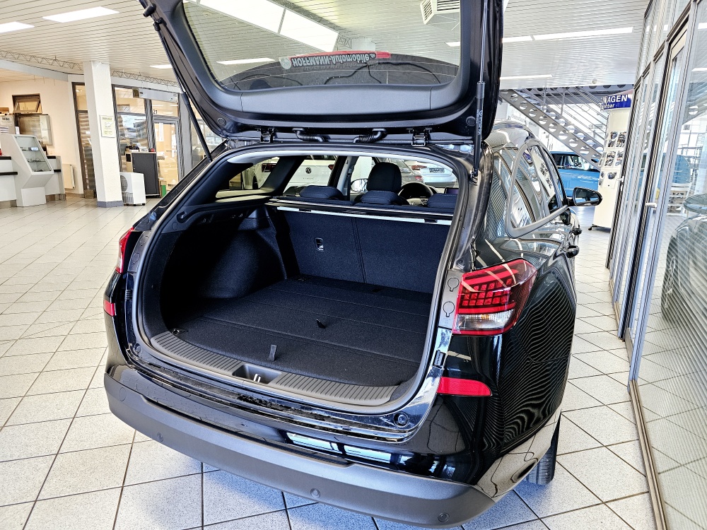 Hyundai i30 Kombi  bei Hoffmann Automobile in Wolfsburg kaufen und sofort mitnehmen - Bild 2