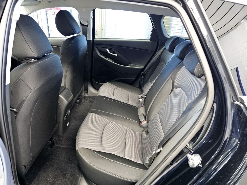 Hyundai i30 Kombi  bei Hoffmann Automobile in Wolfsburg kaufen und sofort mitnehmen - Bild 4