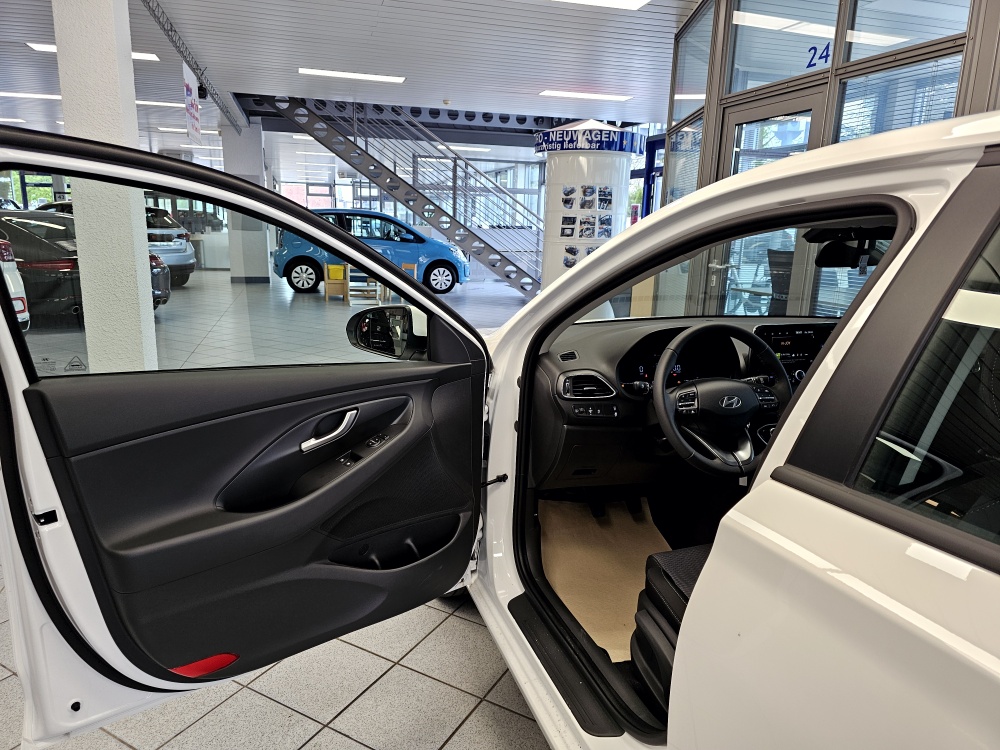 Hyundai i30  bei Hoffmann Automobile in Wolfsburg kaufen und sofort mitnehmen - Bild 17
