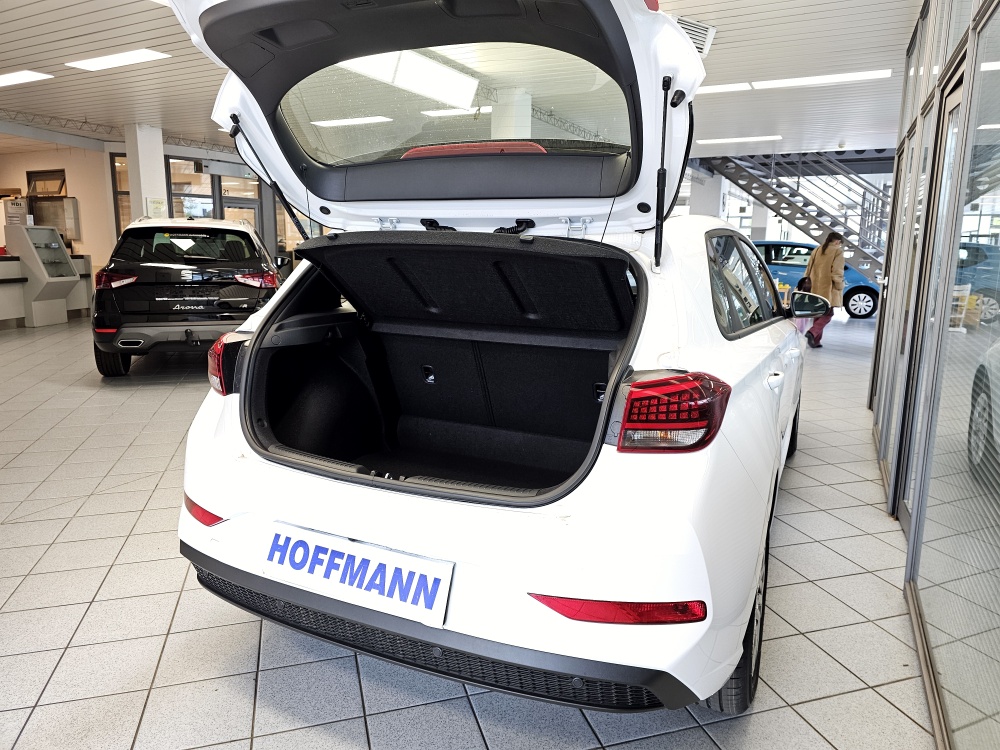 Hyundai i30  bei Hoffmann Automobile in Wolfsburg kaufen und sofort mitnehmen - Bild 2