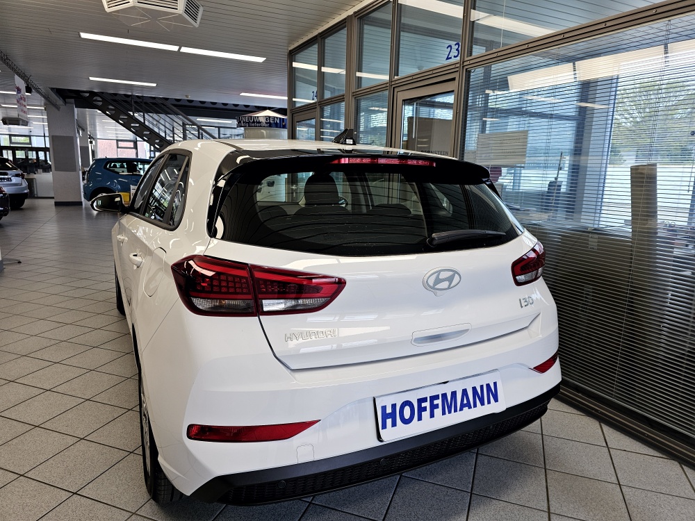 Hyundai i30  bei Hoffmann Automobile in Wolfsburg kaufen und sofort mitnehmen - Bild 3