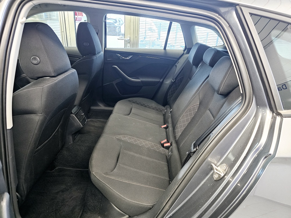 Skoda Scala  bei Hoffmann Automobile in Wolfsburg kaufen und sofort mitnehmen - Bild 5