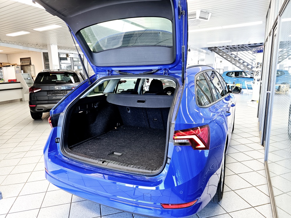 Skoda Octavia Combi  bei Hoffmann Automobile in Wolfsburg kaufen und sofort mitnehmen - Bild 2