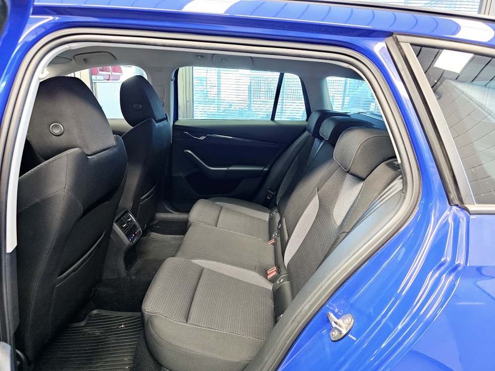 Skoda Octavia Combi  bei Hoffmann Automobile in Wolfsburg kaufen und sofort mitnehmen - Bild 5