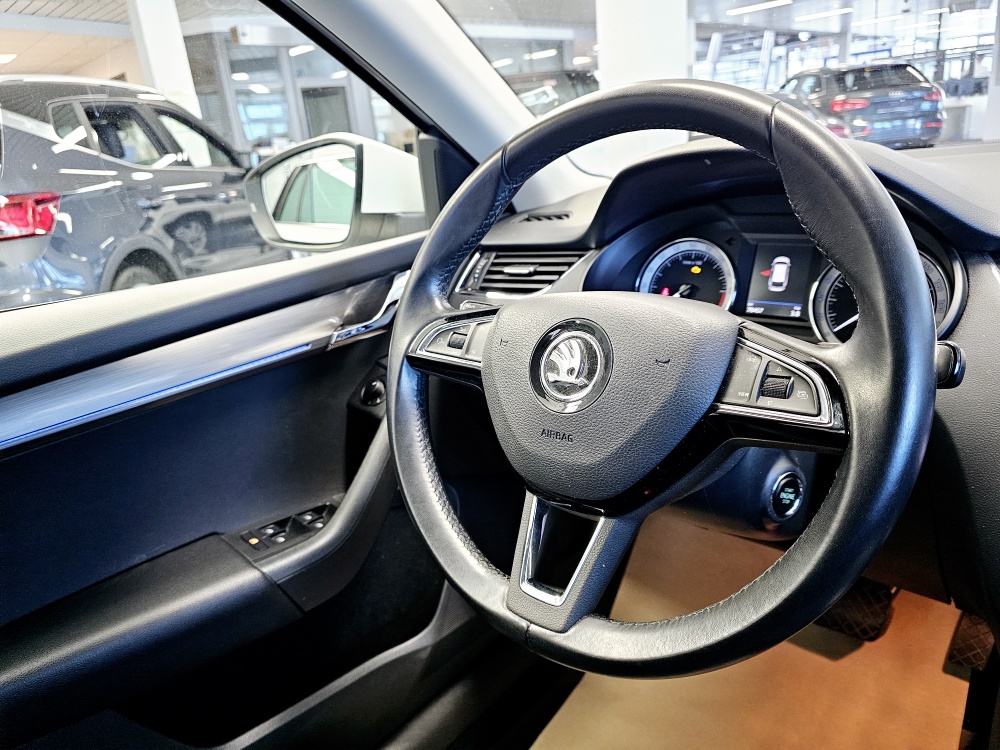 Skoda Octavia Combi  bei Hoffmann Automobile in Wolfsburg kaufen und sofort mitnehmen - Bild 15