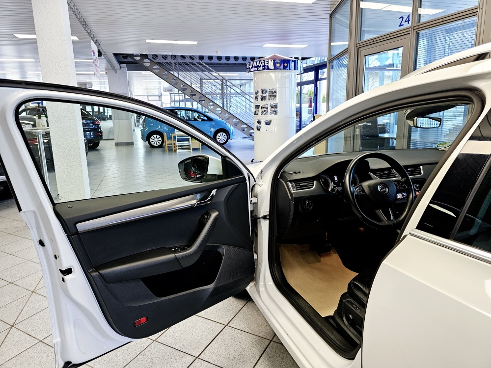 Skoda Octavia Combi  bei Hoffmann Automobile in Wolfsburg kaufen und sofort mitnehmen - Bild 19