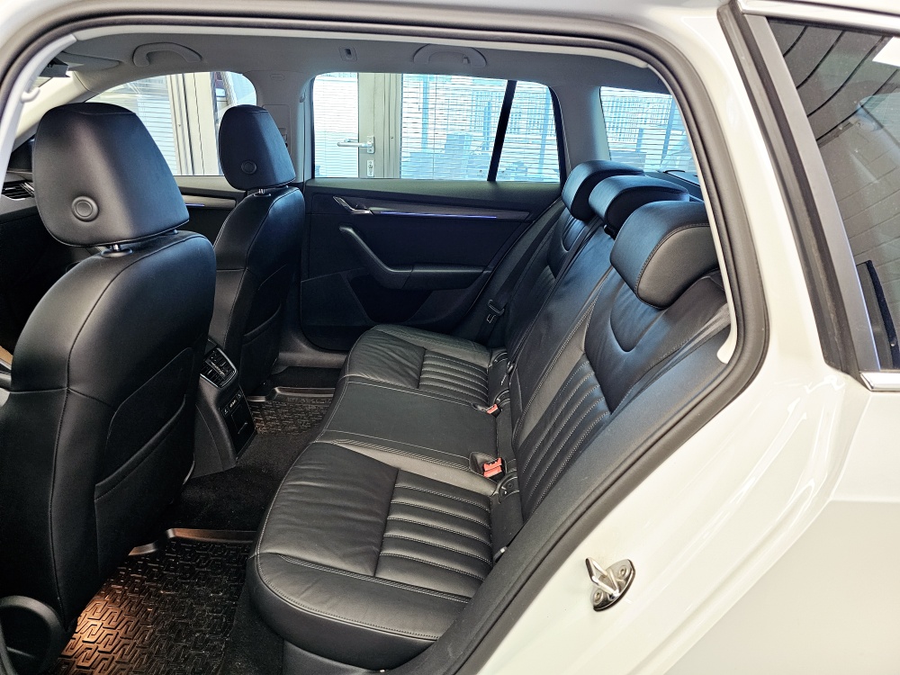 Skoda Octavia Combi  bei Hoffmann Automobile in Wolfsburg kaufen und sofort mitnehmen - Bild 6
