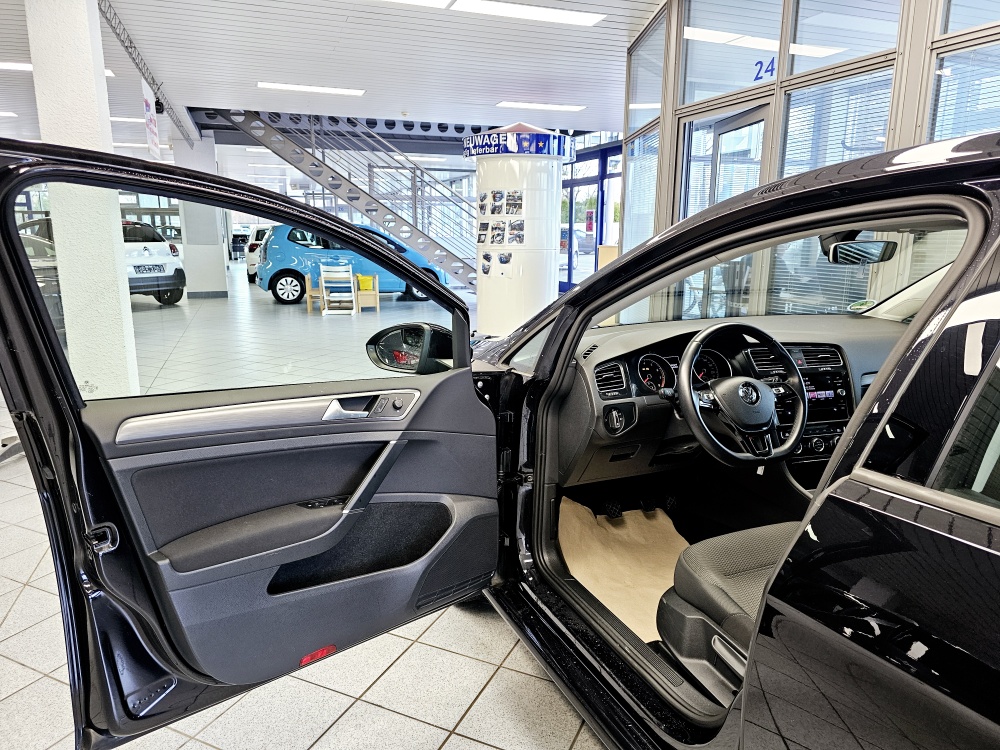 VW Golf  bei Hoffmann Automobile in Wolfsburg kaufen und sofort mitnehmen - Bild 16