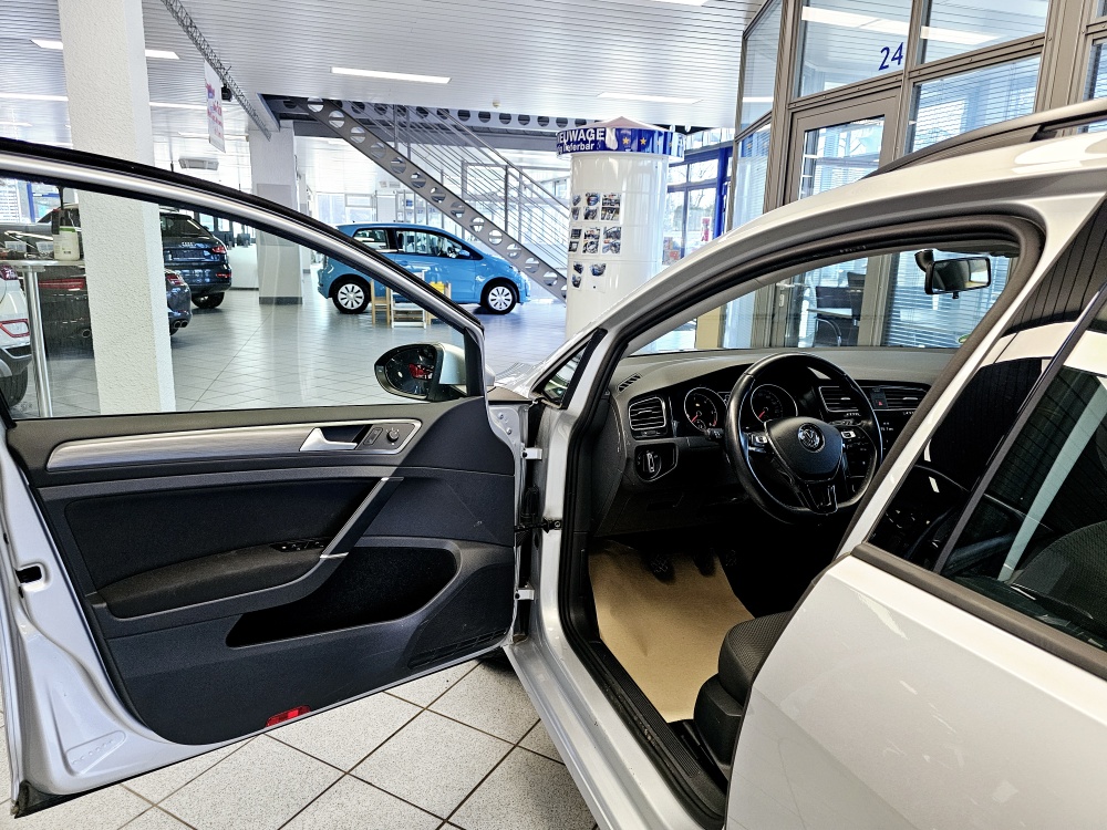 VW Golf Variant  bei Hoffmann Automobile in Wolfsburg kaufen und sofort mitnehmen - Bild 16