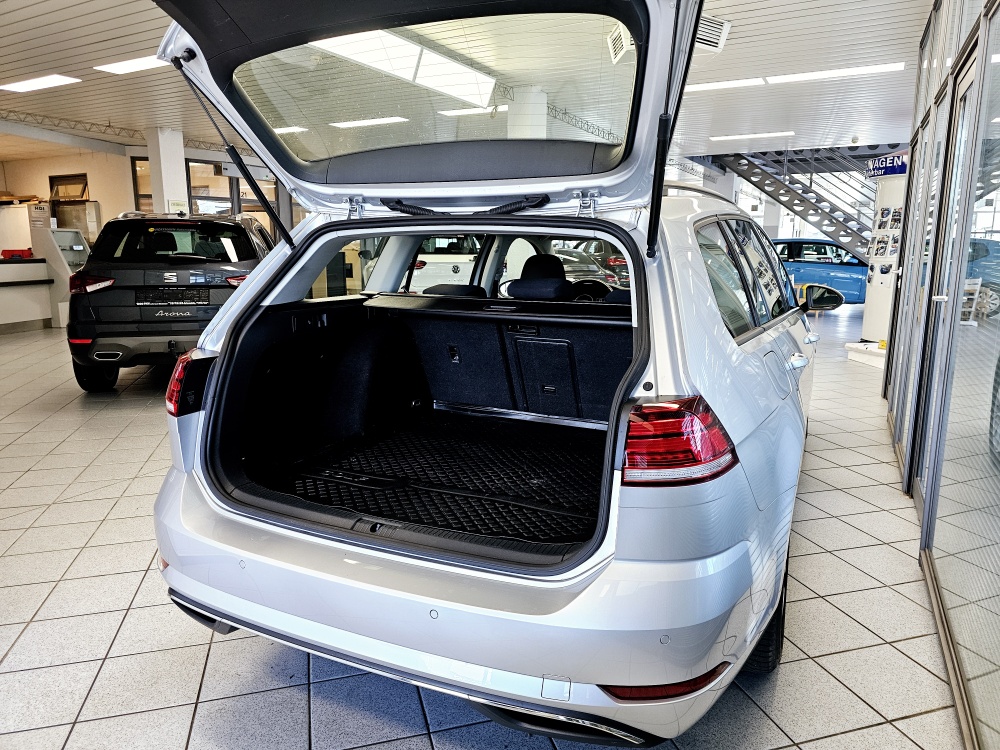 VW Golf Variant  bei Hoffmann Automobile in Wolfsburg kaufen und sofort mitnehmen - Bild 2