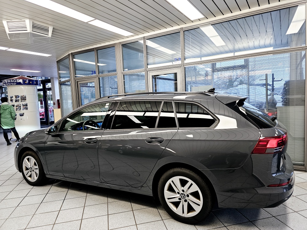 VW Golf Variant  bei Hoffmann Automobile in Wolfsburg kaufen und sofort mitnehmen - Bild 21