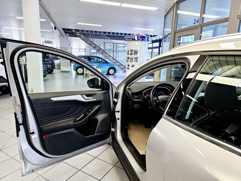 Ford Focus Turnier  bei Hoffmann Automobile in Wolfsburg kaufen und sofort mitnehmen - Bild 11