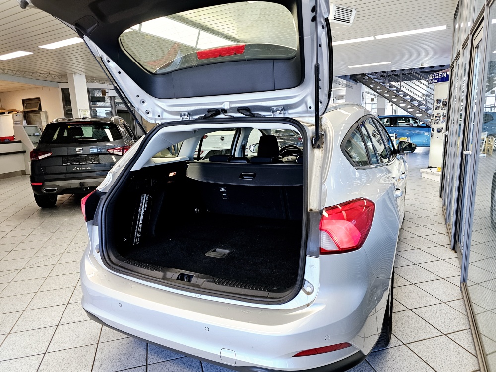 Ford Focus Turnier  bei Hoffmann Automobile in Wolfsburg kaufen und sofort mitnehmen - Bild 2