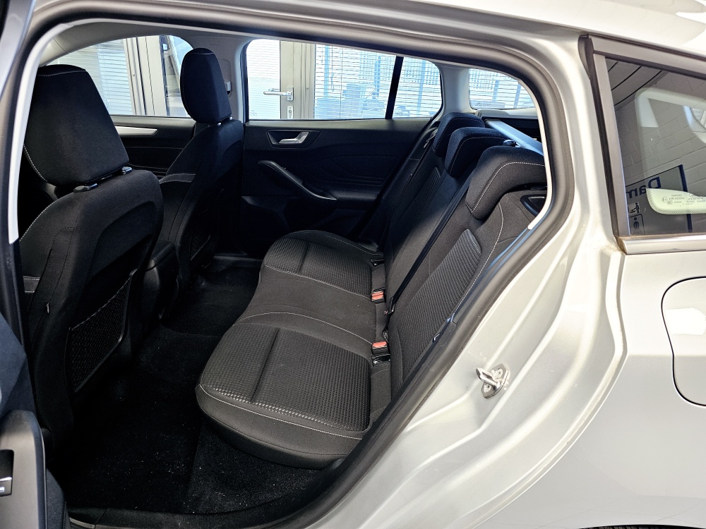 Ford Focus Turnier  bei Hoffmann Automobile in Wolfsburg kaufen und sofort mitnehmen - Bild 4