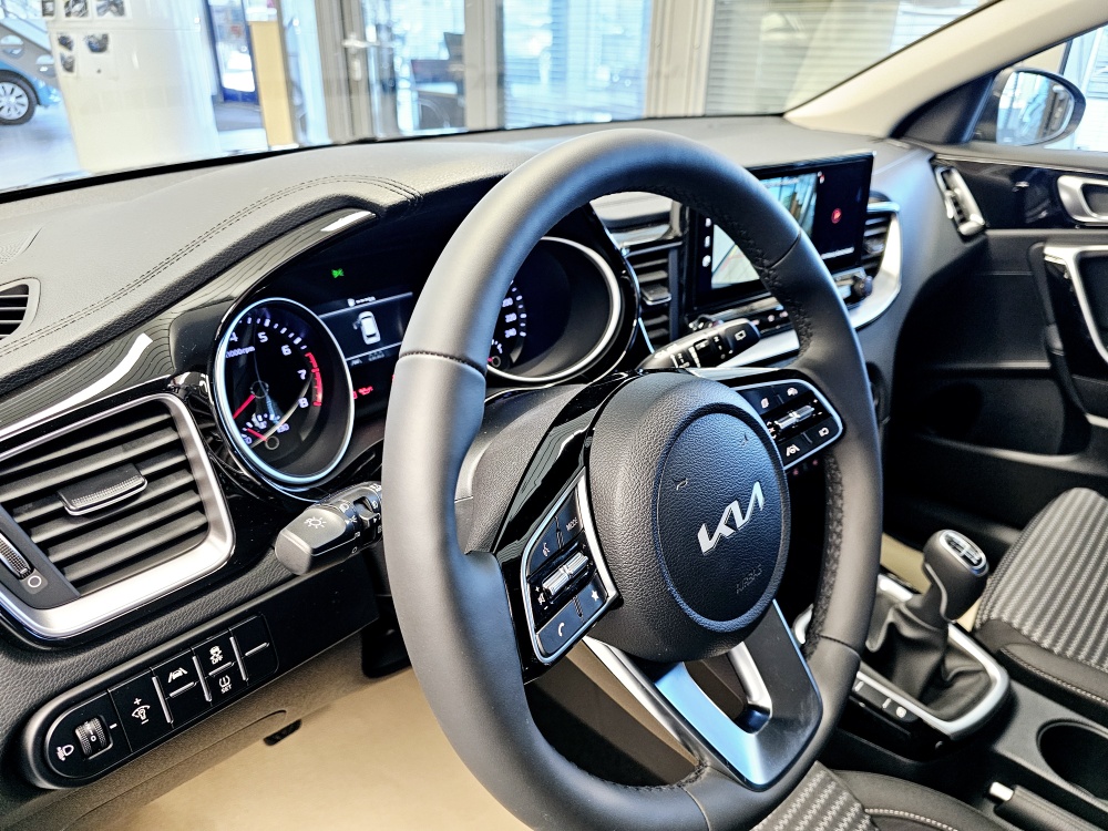 Kia Ceed  bei Hoffmann Automobile in Wolfsburg kaufen und sofort mitnehmen - Bild 17