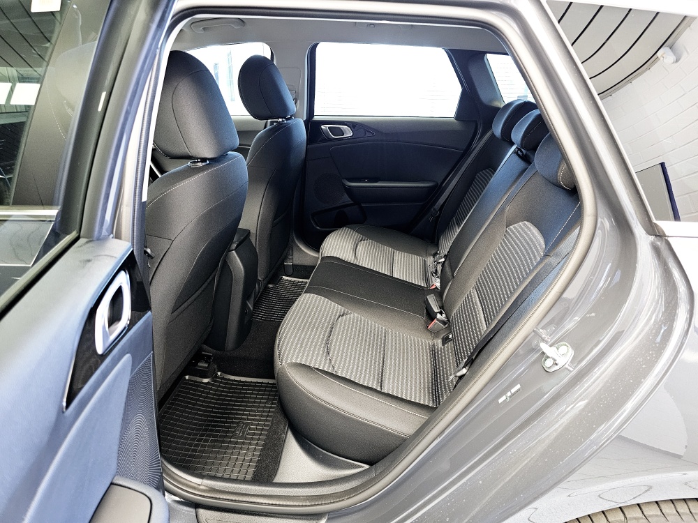 Kia Ceed  bei Hoffmann Automobile in Wolfsburg kaufen und sofort mitnehmen - Bild 4