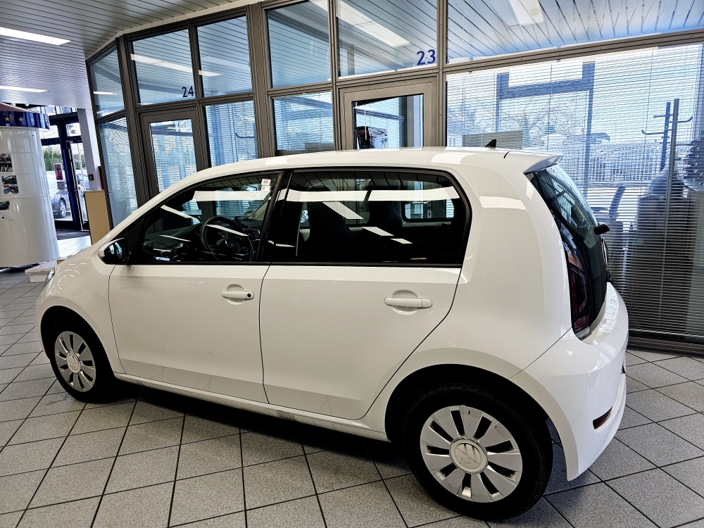 VW up!  bei Hoffmann Automobile in Wolfsburg kaufen und sofort mitnehmen - Bild 13