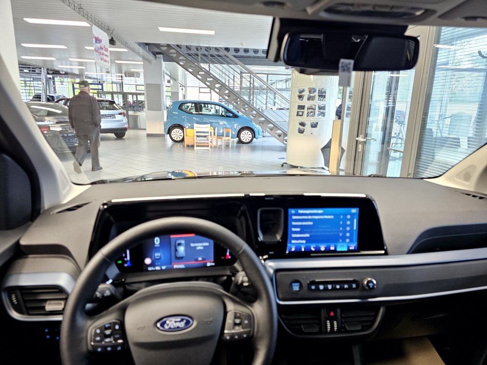 Ford Tourneo Courier  bei Hoffmann Automobile in Wolfsburg kaufen und sofort mitnehmen - Bild 11