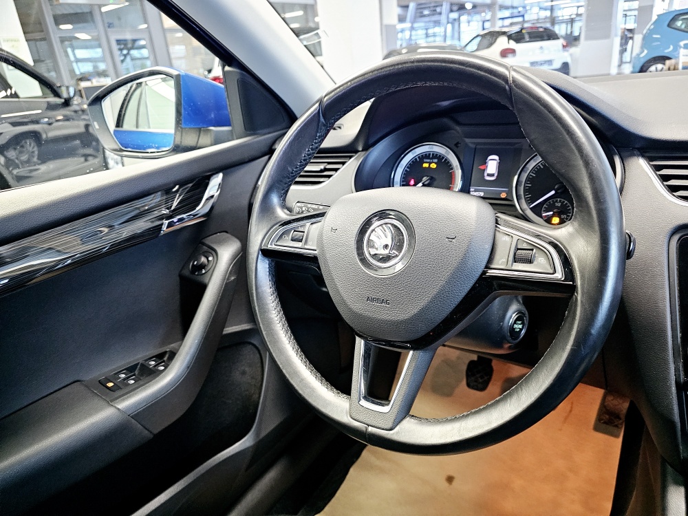 Skoda Octavia Combi  bei Hoffmann Automobile in Wolfsburg kaufen und sofort mitnehmen - Bild 10