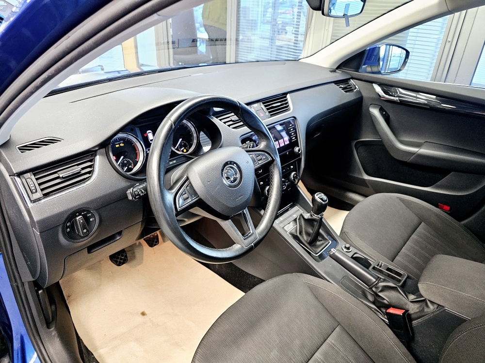 Skoda Octavia Combi  bei Hoffmann Automobile in Wolfsburg kaufen und sofort mitnehmen - Bild 12