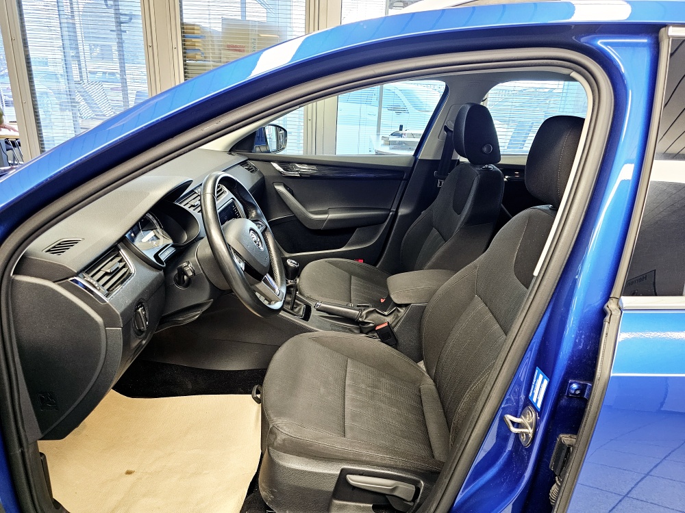 Skoda Octavia Combi  bei Hoffmann Automobile in Wolfsburg kaufen und sofort mitnehmen - Bild 13