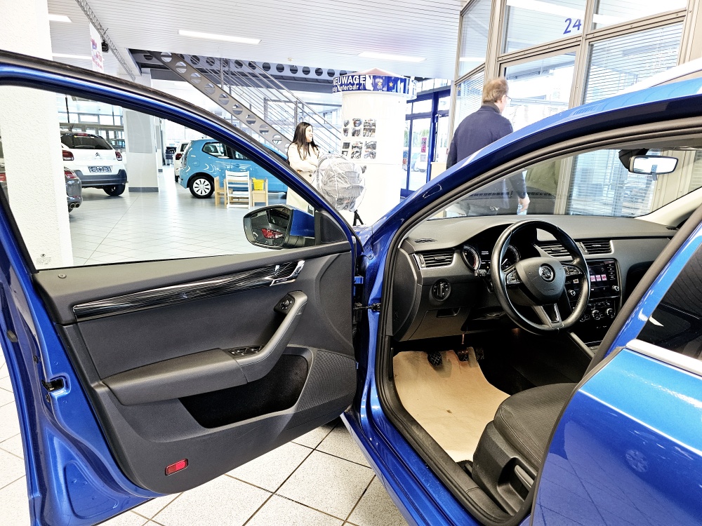 Skoda Octavia Combi  bei Hoffmann Automobile in Wolfsburg kaufen und sofort mitnehmen - Bild 14