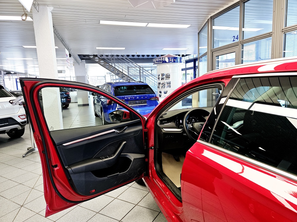 Skoda Octavia Combi  bei Hoffmann Automobile in Wolfsburg kaufen und sofort mitnehmen - Bild 24