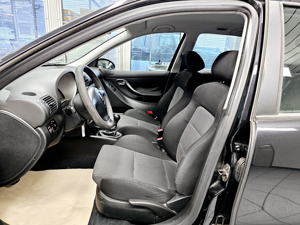 Seat Leon  bei Hoffmann Automobile in Wolfsburg kaufen und sofort mitnehmen - Bild 11