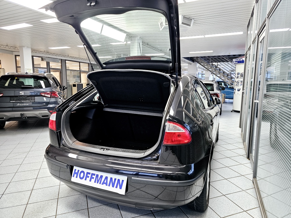 Seat Leon  bei Hoffmann Automobile in Wolfsburg kaufen und sofort mitnehmen - Bild 2