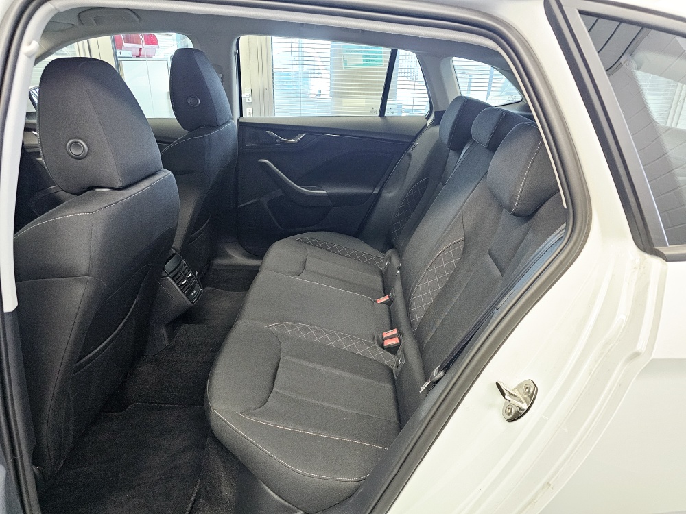 Skoda Scala  bei Hoffmann Automobile in Wolfsburg kaufen und sofort mitnehmen - Bild 5
