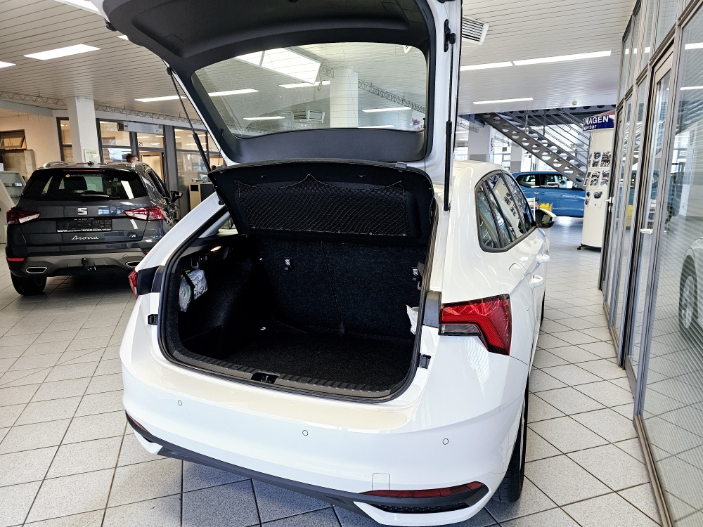 Skoda Scala  bei Hoffmann Automobile in Wolfsburg kaufen und sofort mitnehmen - Bild 2