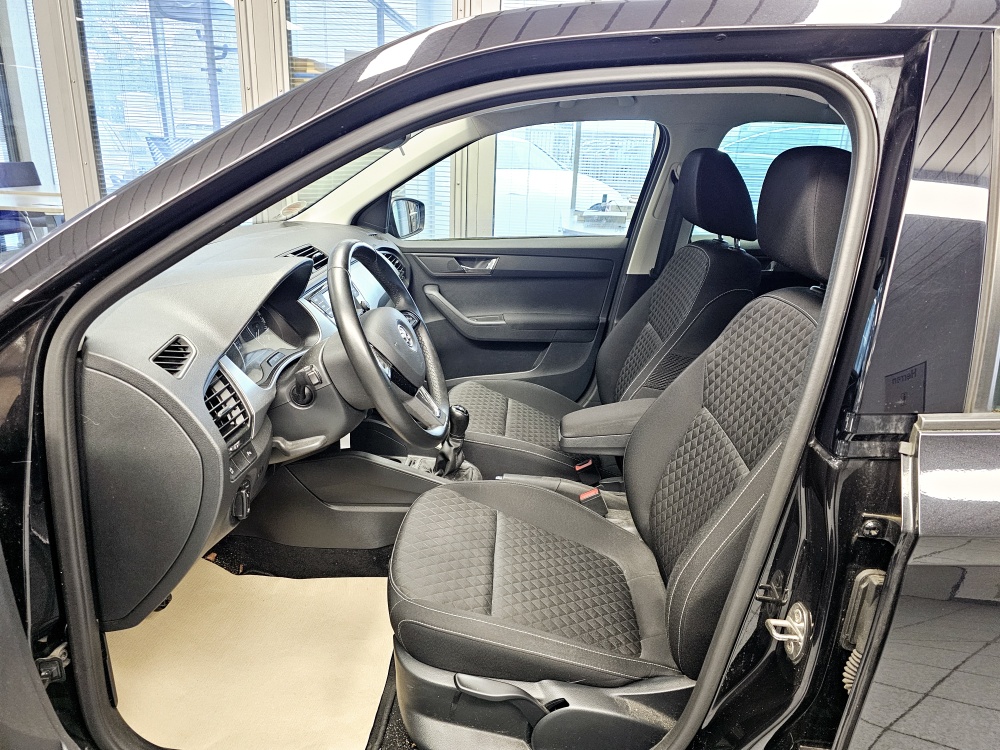 Skoda Fabia  bei Hoffmann Automobile in Wolfsburg kaufen und sofort mitnehmen - Bild 12