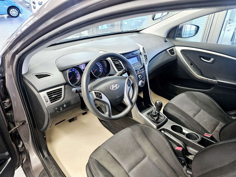 Hyundai i30 Kombi  bei Hoffmann Automobile in Wolfsburg kaufen und sofort mitnehmen - Bild 10