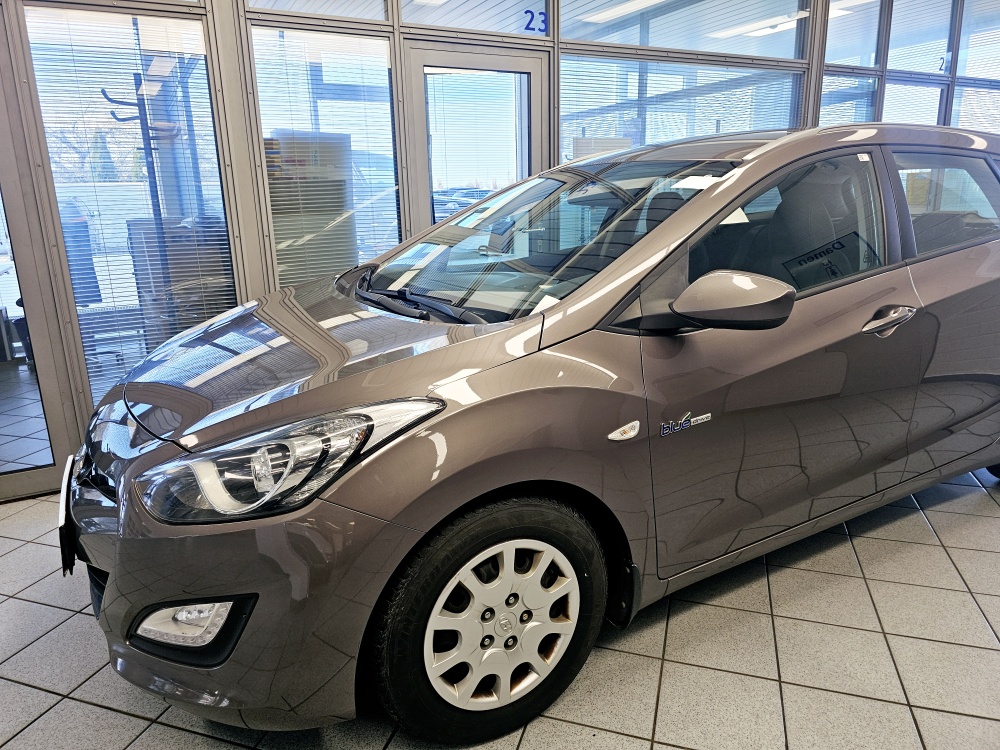 Hyundai i30 Kombi  bei Hoffmann Automobile in Wolfsburg kaufen und sofort mitnehmen - Bild 14