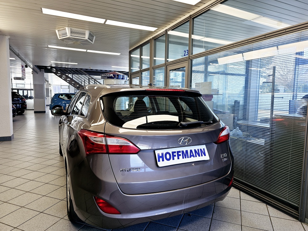 Hyundai i30 Kombi  bei Hoffmann Automobile in Wolfsburg kaufen und sofort mitnehmen - Bild 3