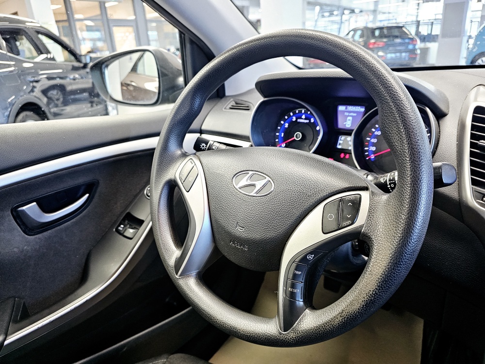 Hyundai i30 Kombi  bei Hoffmann Automobile in Wolfsburg kaufen und sofort mitnehmen - Bild 8
