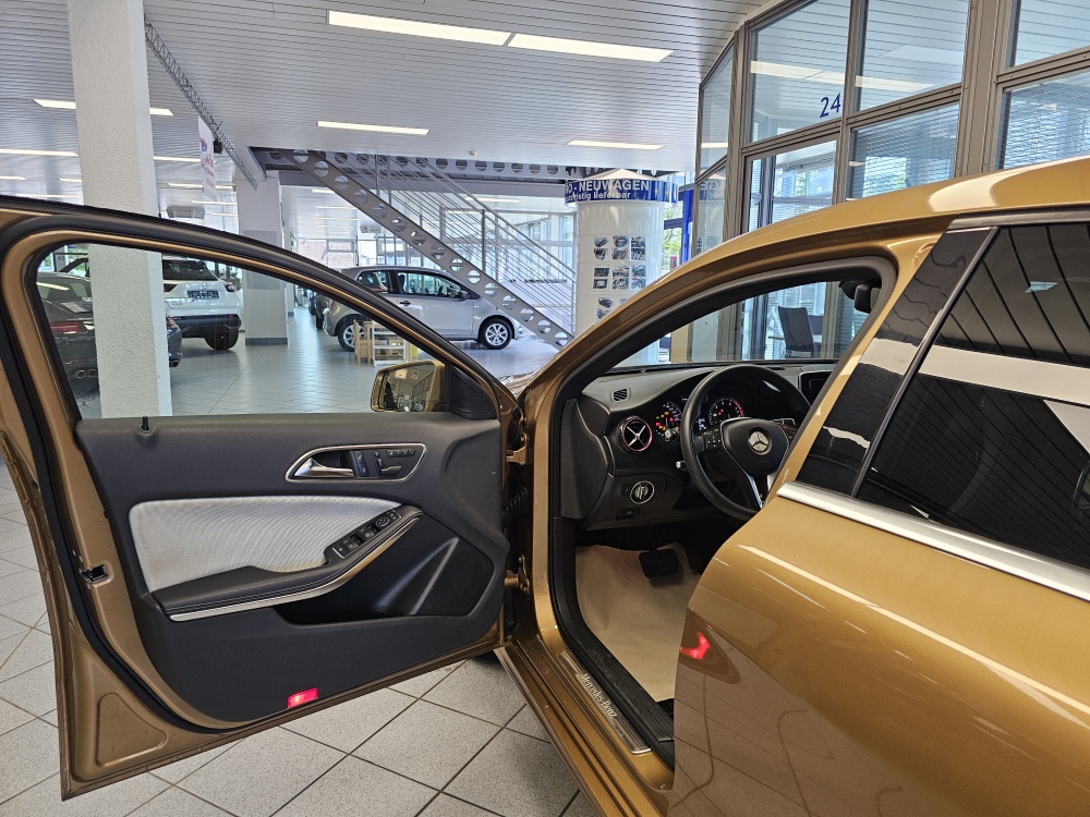 Mercedes-Benz A 180  bei Hoffmann Automobile in Wolfsburg kaufen und sofort mitnehmen - Bild 13