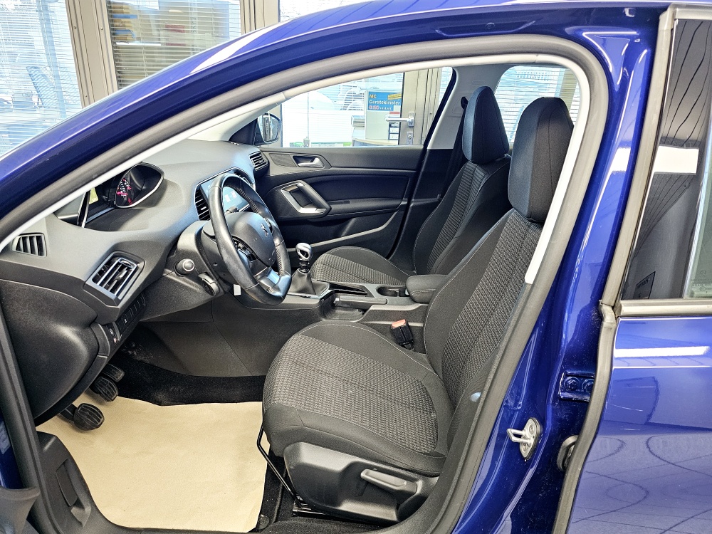 Peugeot 308  bei Hoffmann Automobile in Wolfsburg kaufen und sofort mitnehmen - Bild 13