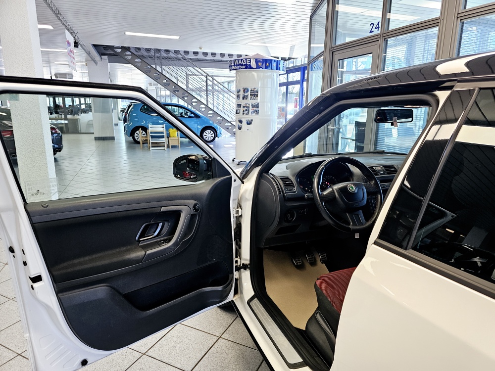 Skoda Fabia  bei Hoffmann Automobile in Wolfsburg kaufen und sofort mitnehmen - Bild 13