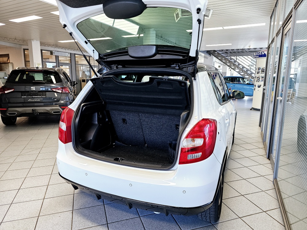 Skoda Fabia  bei Hoffmann Automobile in Wolfsburg kaufen und sofort mitnehmen - Bild 2