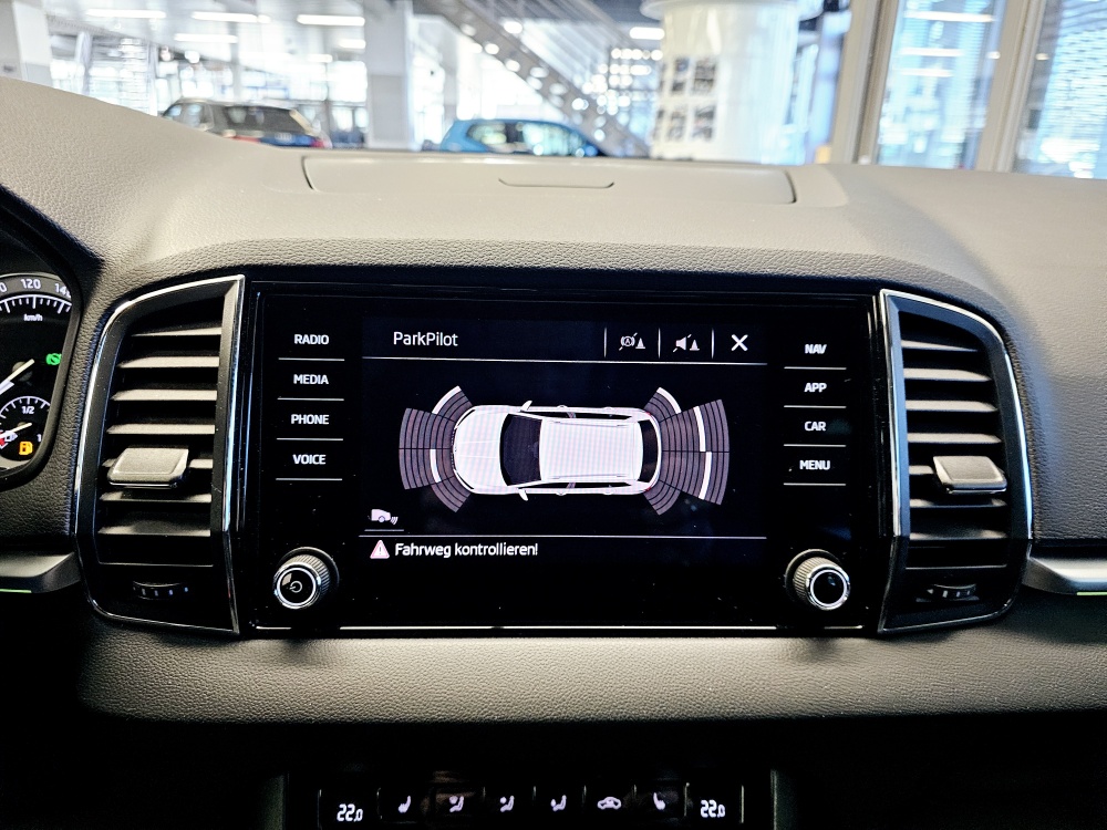Skoda Karoq  bei Hoffmann Automobile in Wolfsburg kaufen und sofort mitnehmen - Bild 10