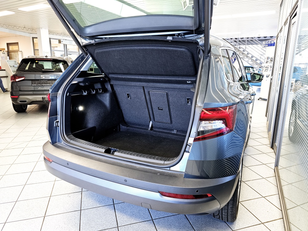 Skoda Karoq  bei Hoffmann Automobile in Wolfsburg kaufen und sofort mitnehmen - Bild 2