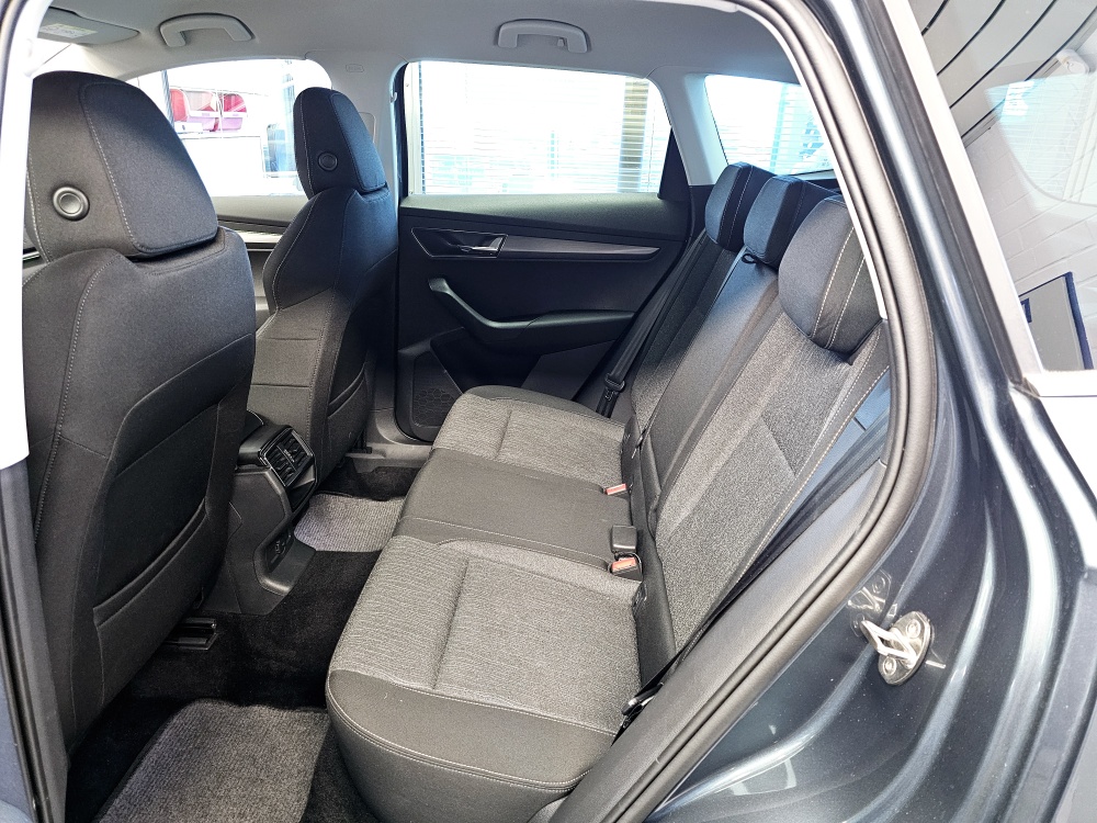 Skoda Karoq  bei Hoffmann Automobile in Wolfsburg kaufen und sofort mitnehmen - Bild 5
